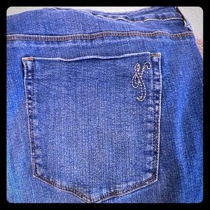 Curvy boyfriend jeans